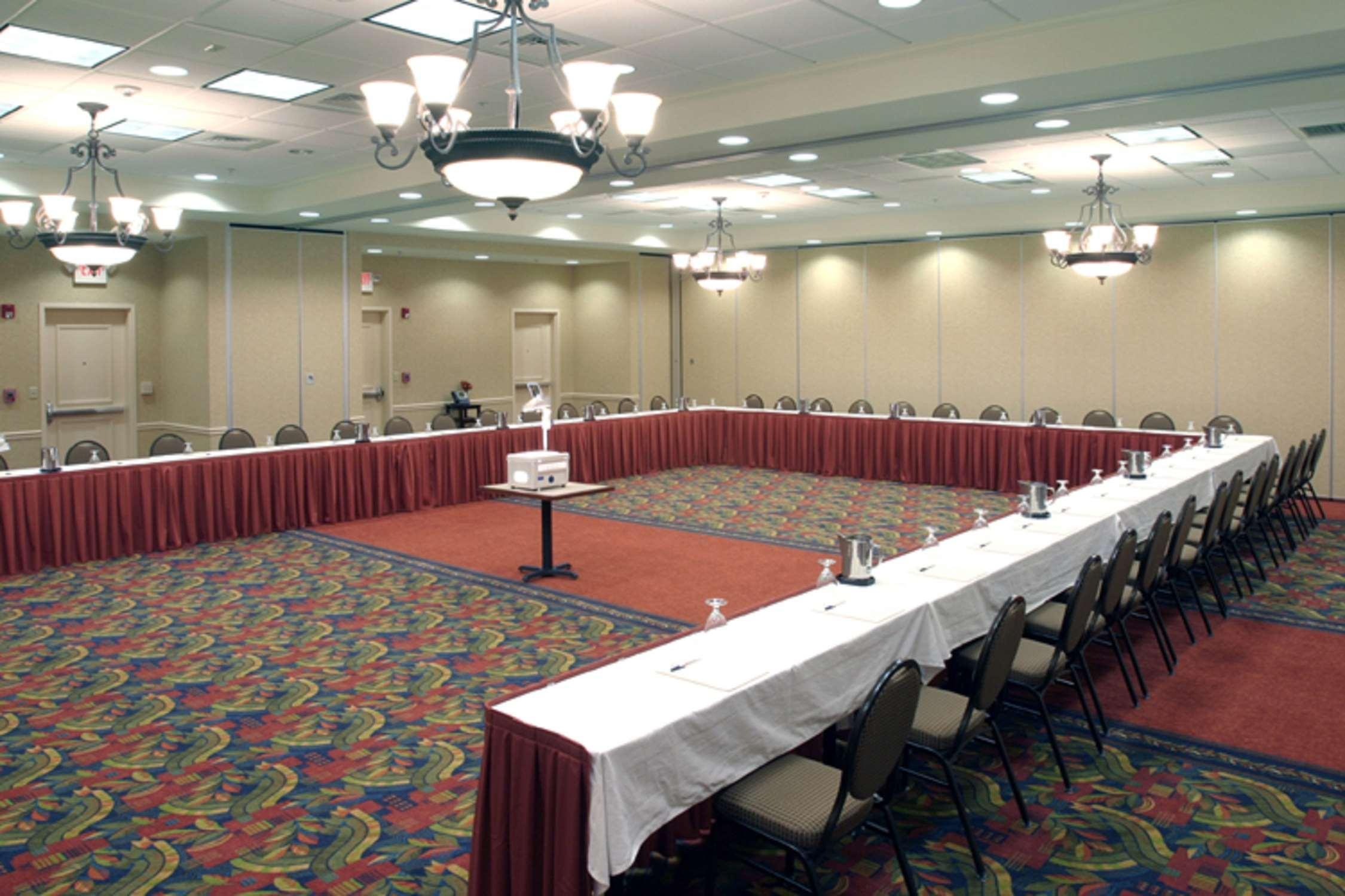 Hilton Garden Inn Buffalo Airport Чиктовага Экстерьер фото