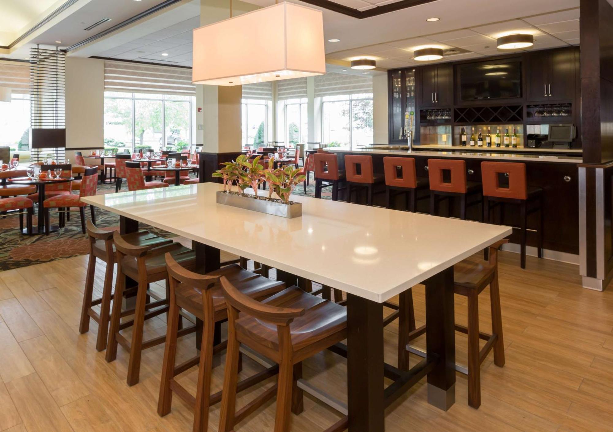 Hilton Garden Inn Buffalo Airport Чиктовага Экстерьер фото