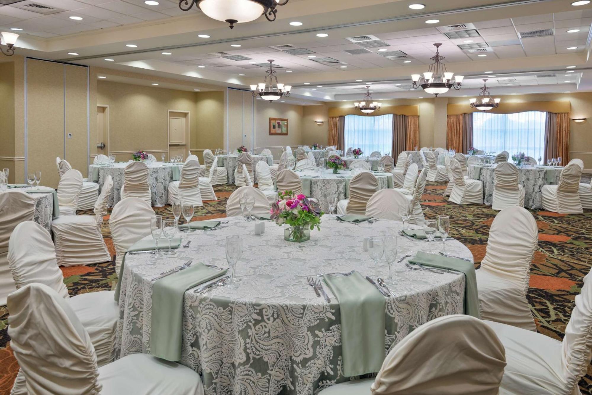 Hilton Garden Inn Buffalo Airport Чиктовага Экстерьер фото